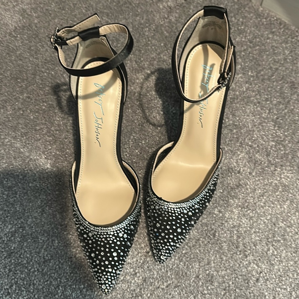 Brand new Betsy Johnson 7.5 heels